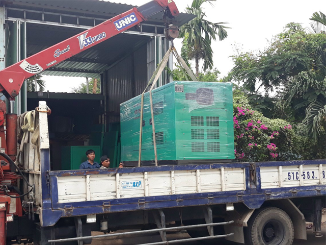 Vận chuyển máy phát điện công nghiệp